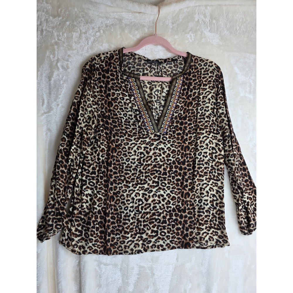 West 36th Leopard Print V Neck‎ Tunic Top Women's Long Sleeve Embellished